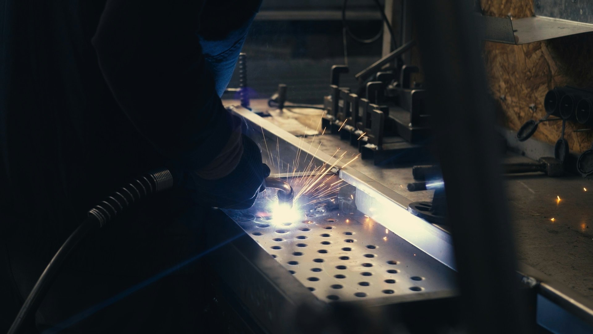 Welding — Real manufacturing photography · reference process environment
